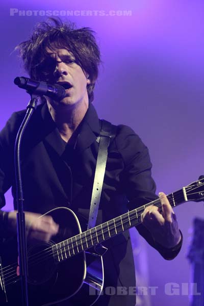 INDOCHINE - 2010-09-02 - PARIS - Radio France (Salle Olivier-Messiaen) - 